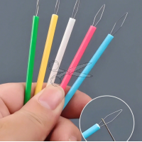 DÁREK k objednávce - navlékač nitě